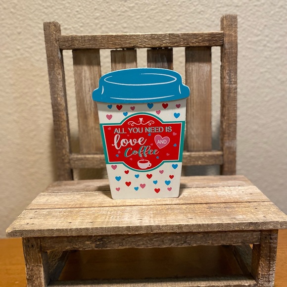 Valentine’s Day Tier Tray Decor Set, Coffee Cup Shaped Signs, I Love You A Latte - Picture 9 of 14